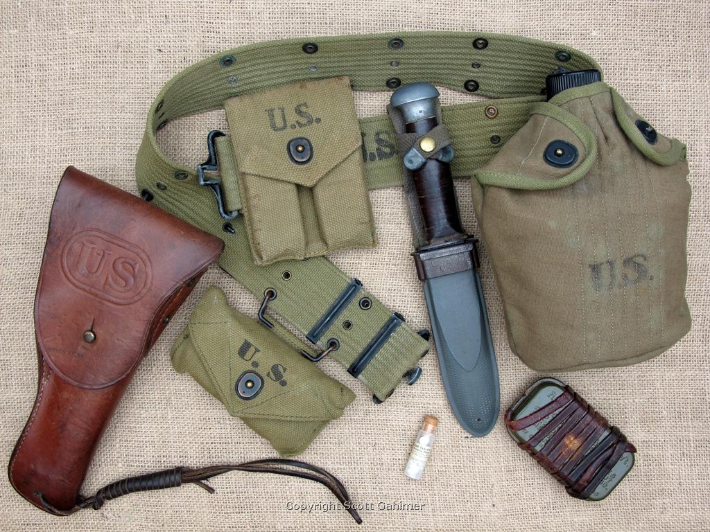 WWII U.S. Navy rig with 1944 Colt M1911A1.